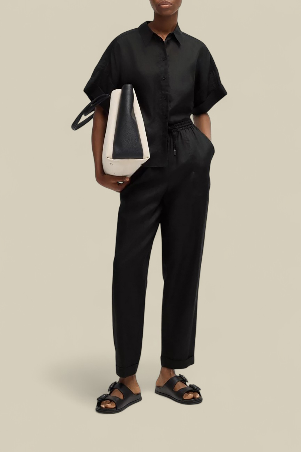 תמונת כל הלוק של מכנסי ג'וג